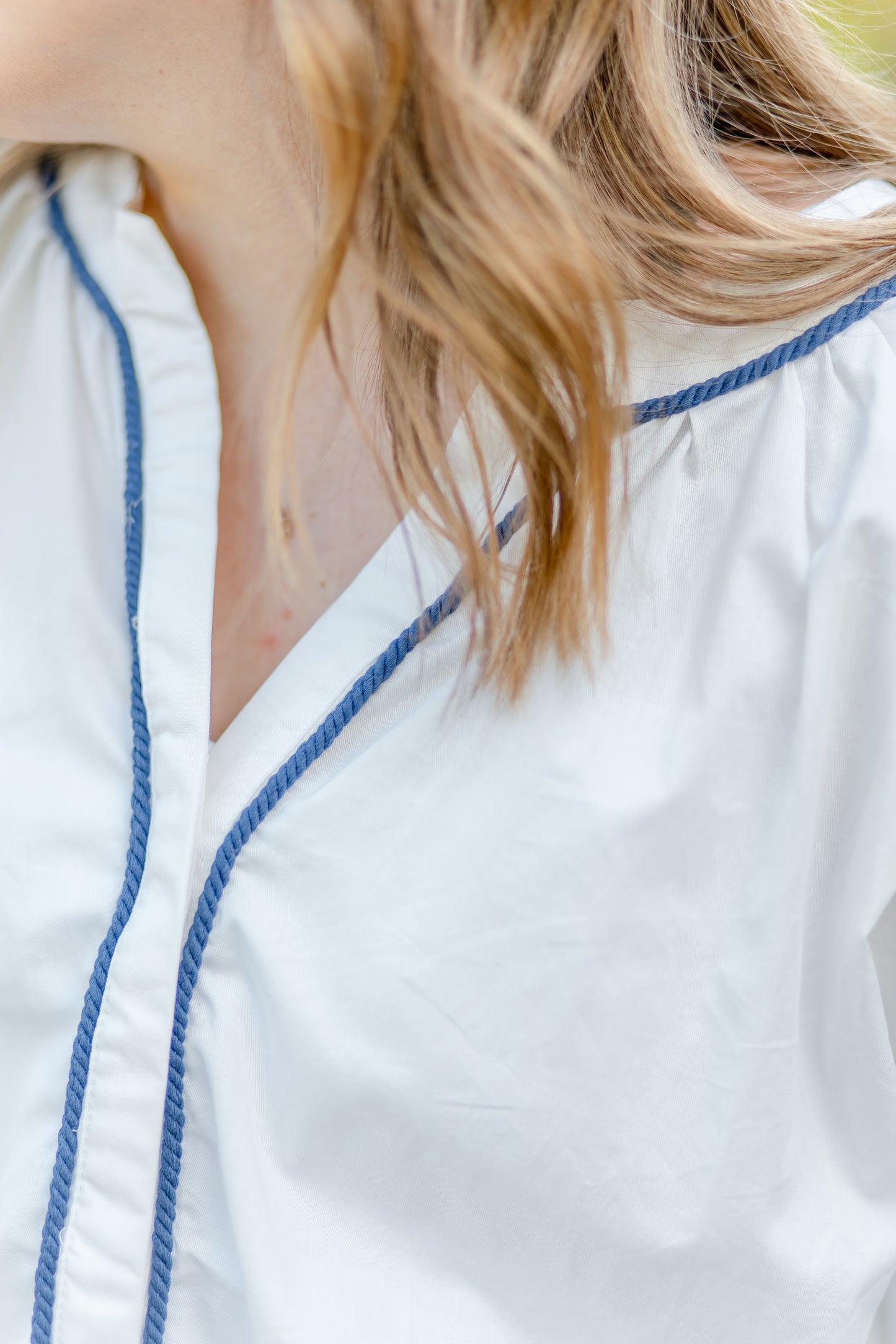 Bold Embroidery Puff Sleeve Blouse