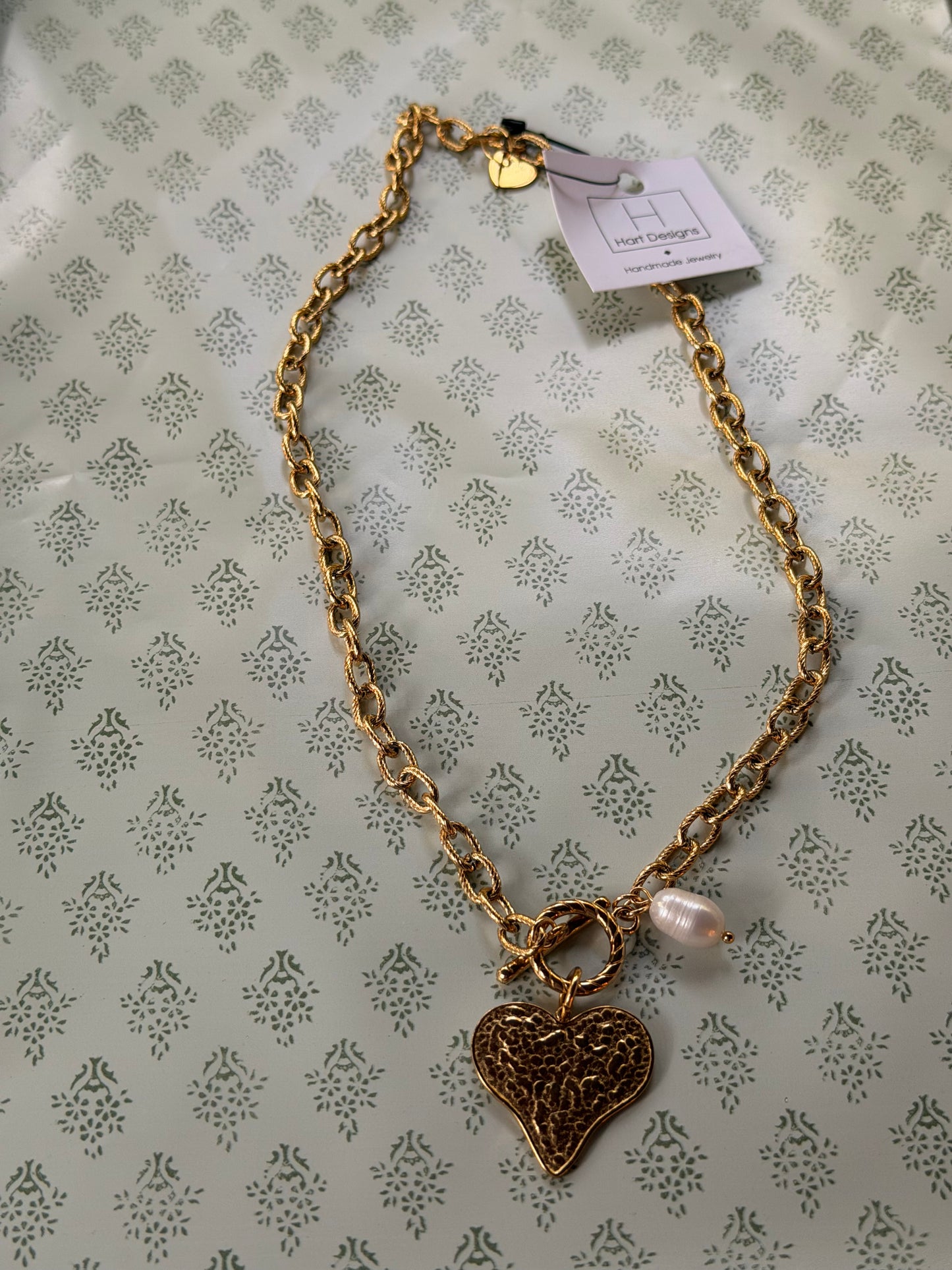 HD gold heart necklace